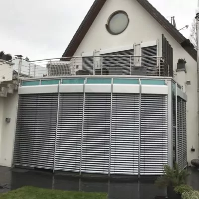 Freitragende Raffstoreanlagen